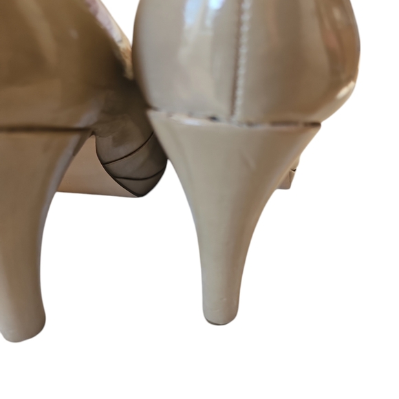 BANDOLINO Women Platform Pump Heel Stiletto Nude Pattent Leather Close toe Size9 - Picture 8 of 8